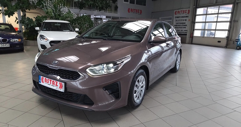Kia Ceed cena 52800 przebieg: 119000, rok produkcji 2019 z Ślesin małe 379